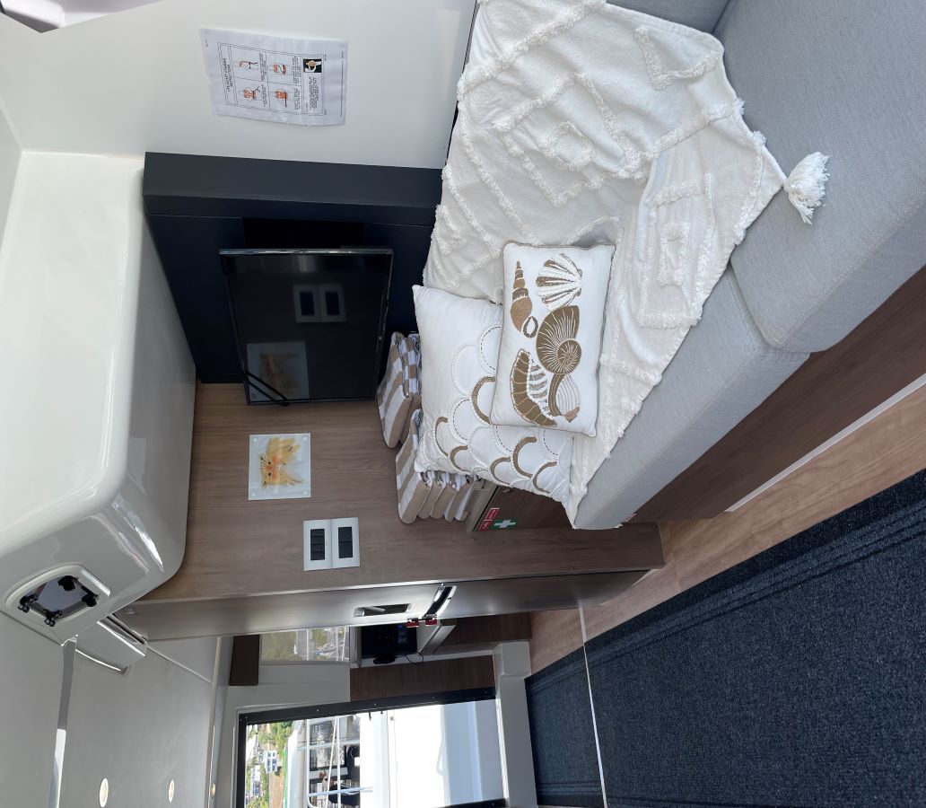 Photo #5 - Bali 4.2 OW (QUEEN LIZZY) in Airlie Beach - 34354