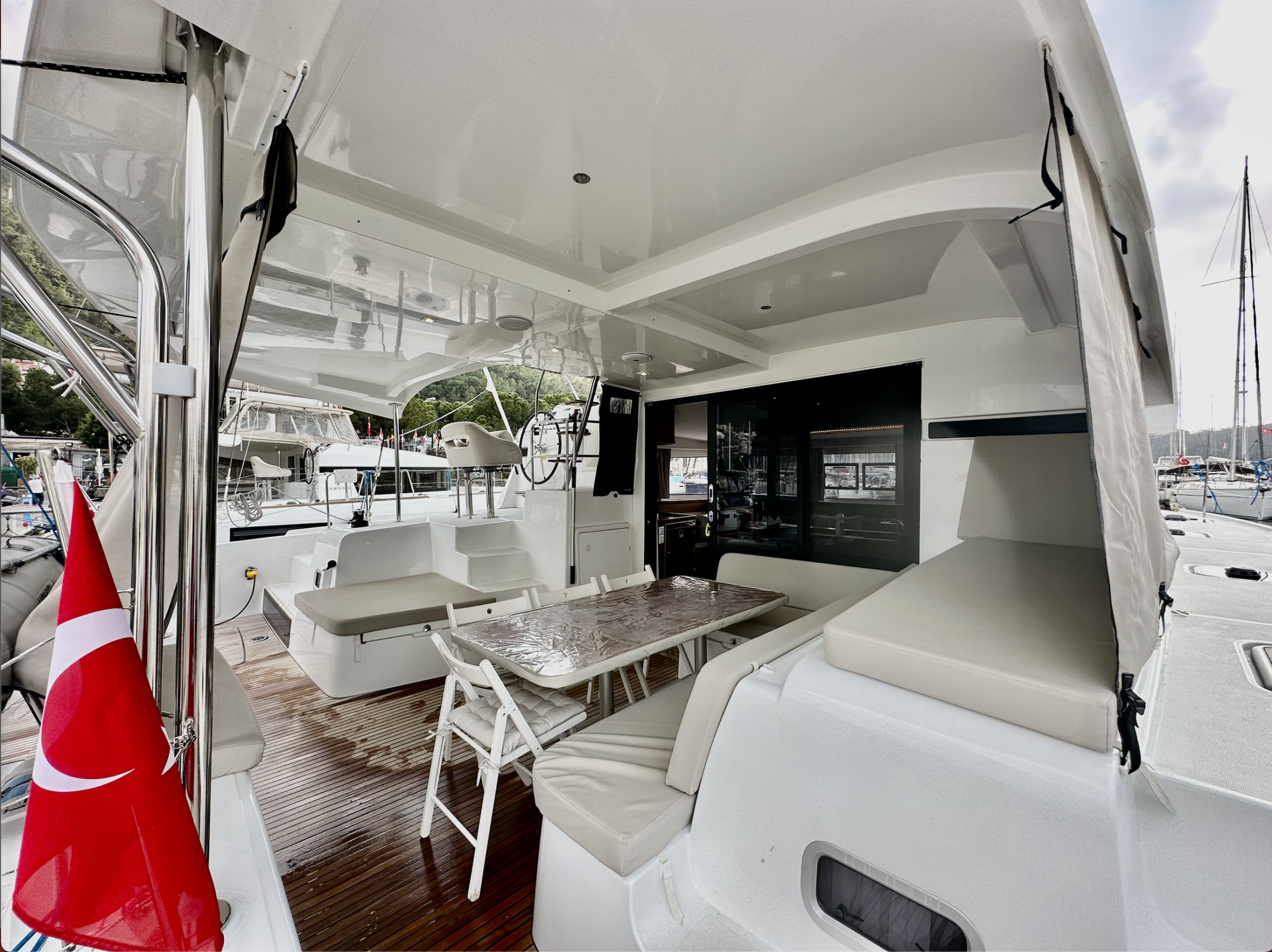 Photo #4 - Lagoon 42 - 4 + 2 cab. (Sail Arcturus) in Fethiye - 34360