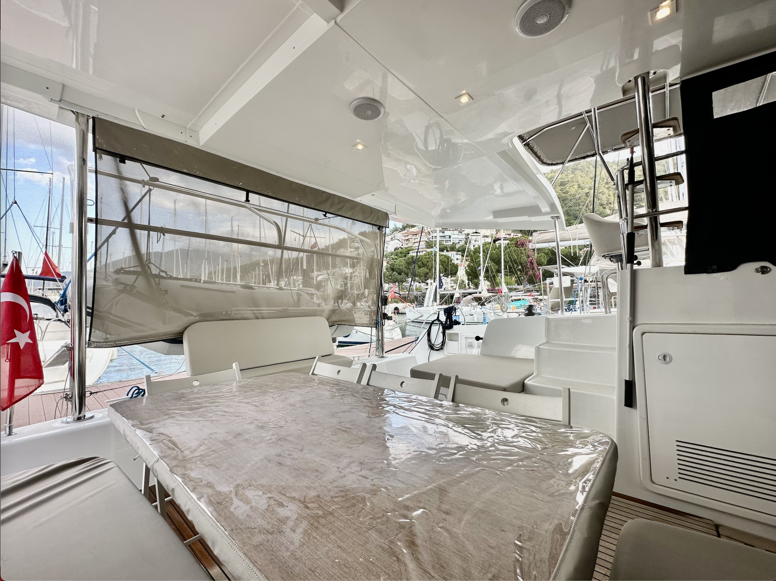 Photo #8 - Lagoon 42 - 4 + 2 cab. (Sail Arcturus) in Fethiye - 34360