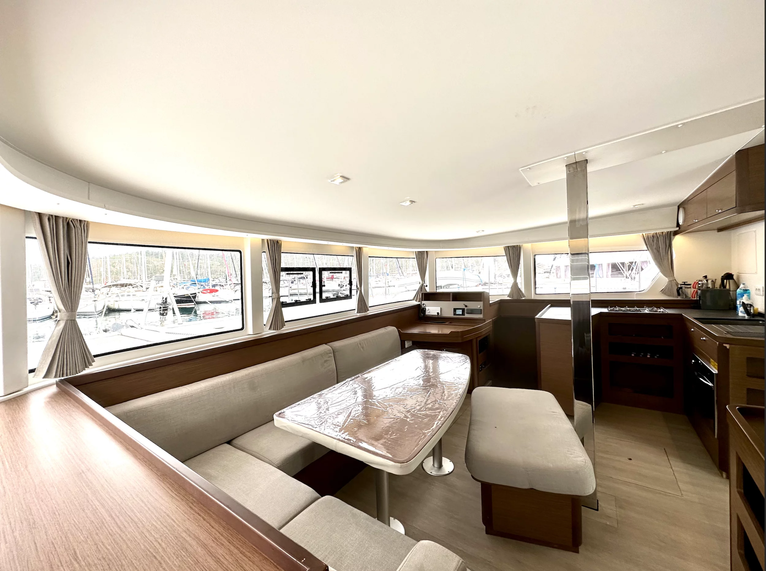 Lagoon 42 - 4 + 2 cab. (Sail Arcturus)  - 12