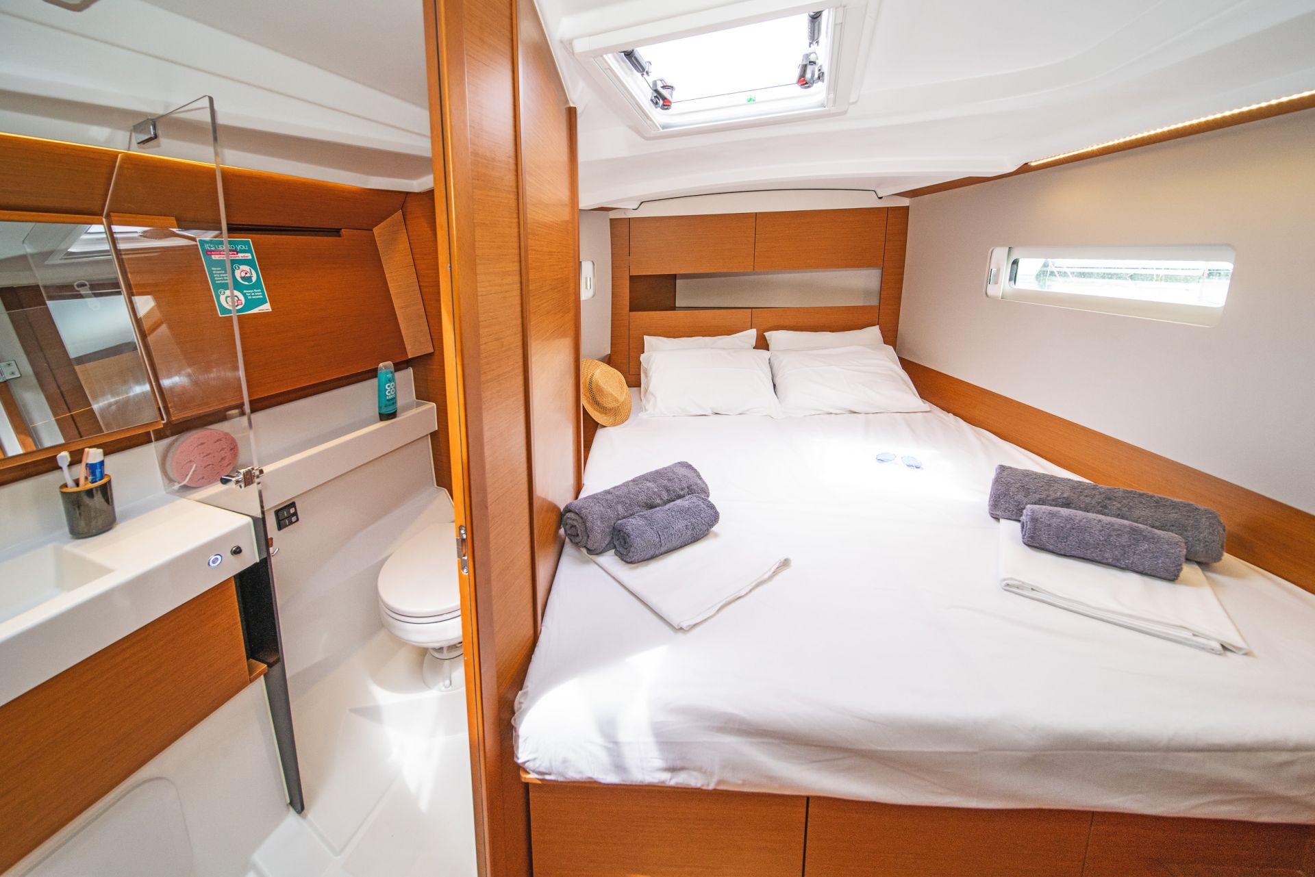Photo #10 - Sun Odyssey 410 - 3 cab. (Aella) in Skiathos - 34370