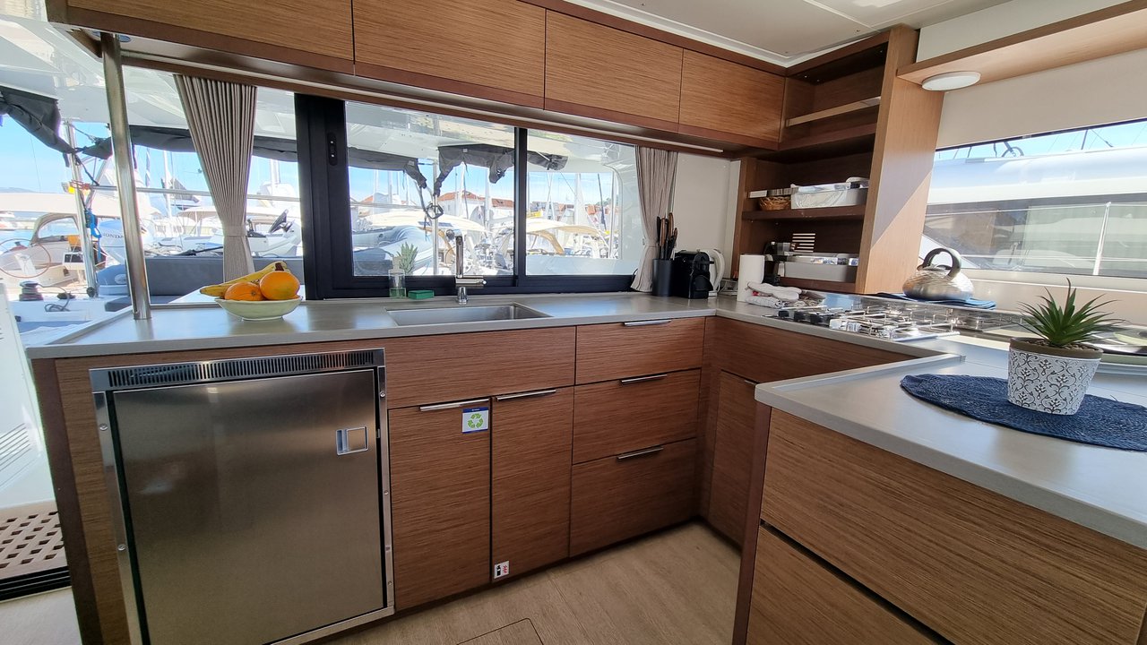 Photo #14 - Lagoon 46 - 4 + 2 cab. (Magic Point) in Trogir - 34376