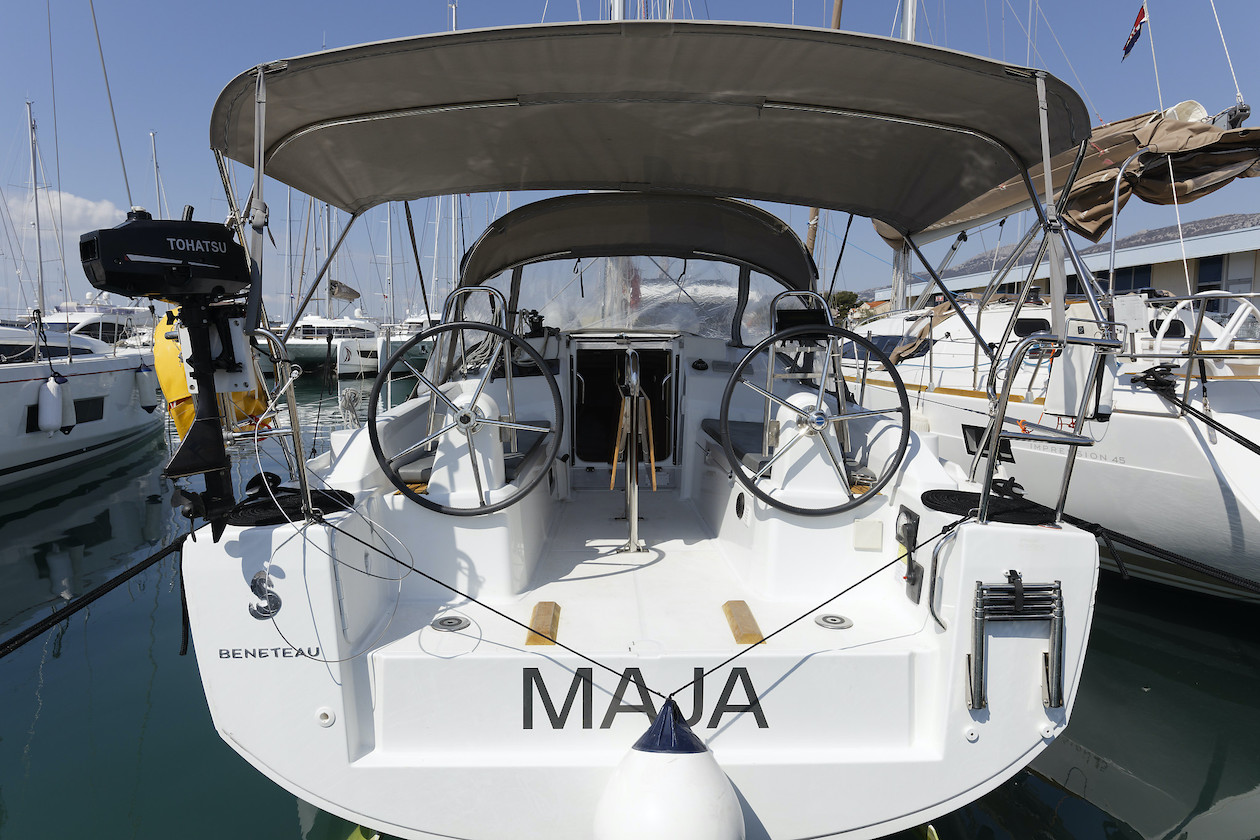 Photo #4 - Oceanis 30.1 (Maja) in Kastela - 34405