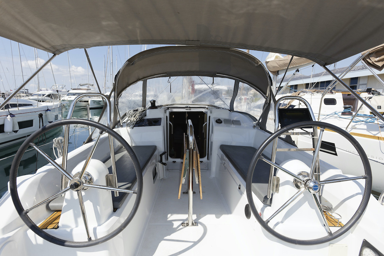 Photo #7 - Oceanis 30.1 (Maja) in Kastela - 34405