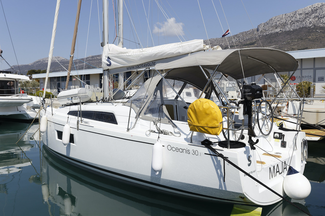 Photo #8 - Oceanis 30.1 (Maja) in Kastela - 34405
