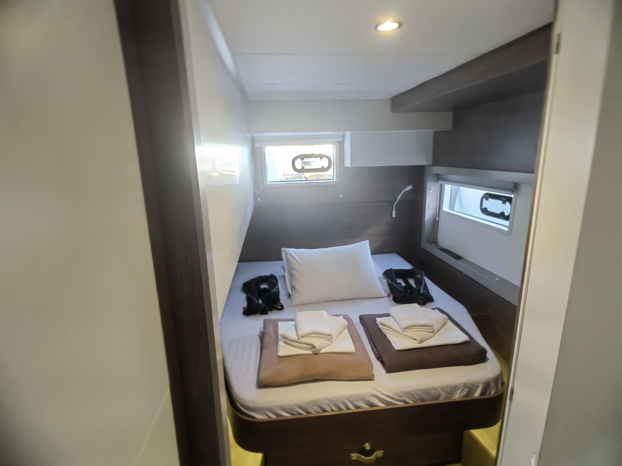 Photo #9 - Bali 4.4 - 4 + 1 cab. (LIFE'S BEEN GOOD) in Parham Town - 34491