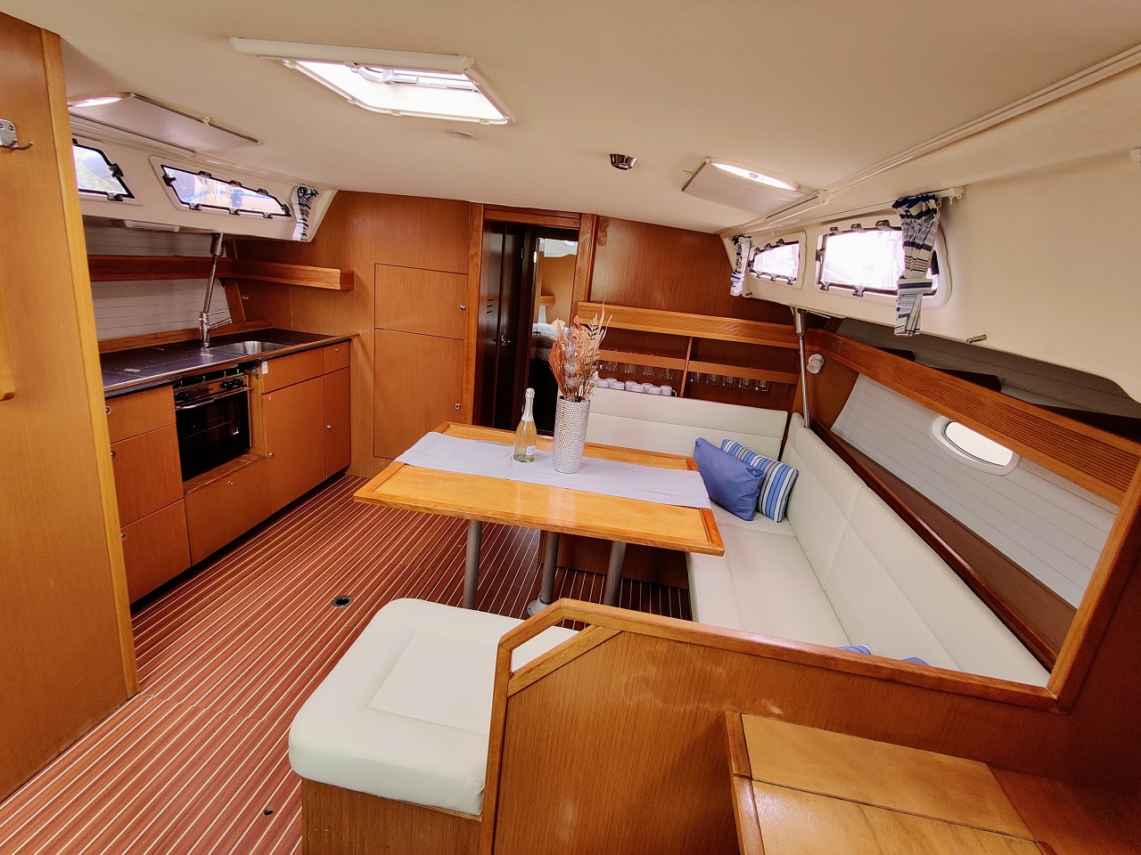 Photo #7 - Bavaria 47 Cruiser (Gin & Tonic) en Sukosan - 34495