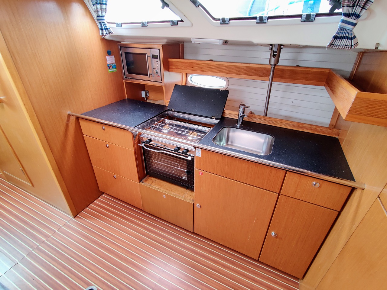 Photo #9 - Bavaria 47 Cruiser (Gin & Tonic) en Sukosan - 34495