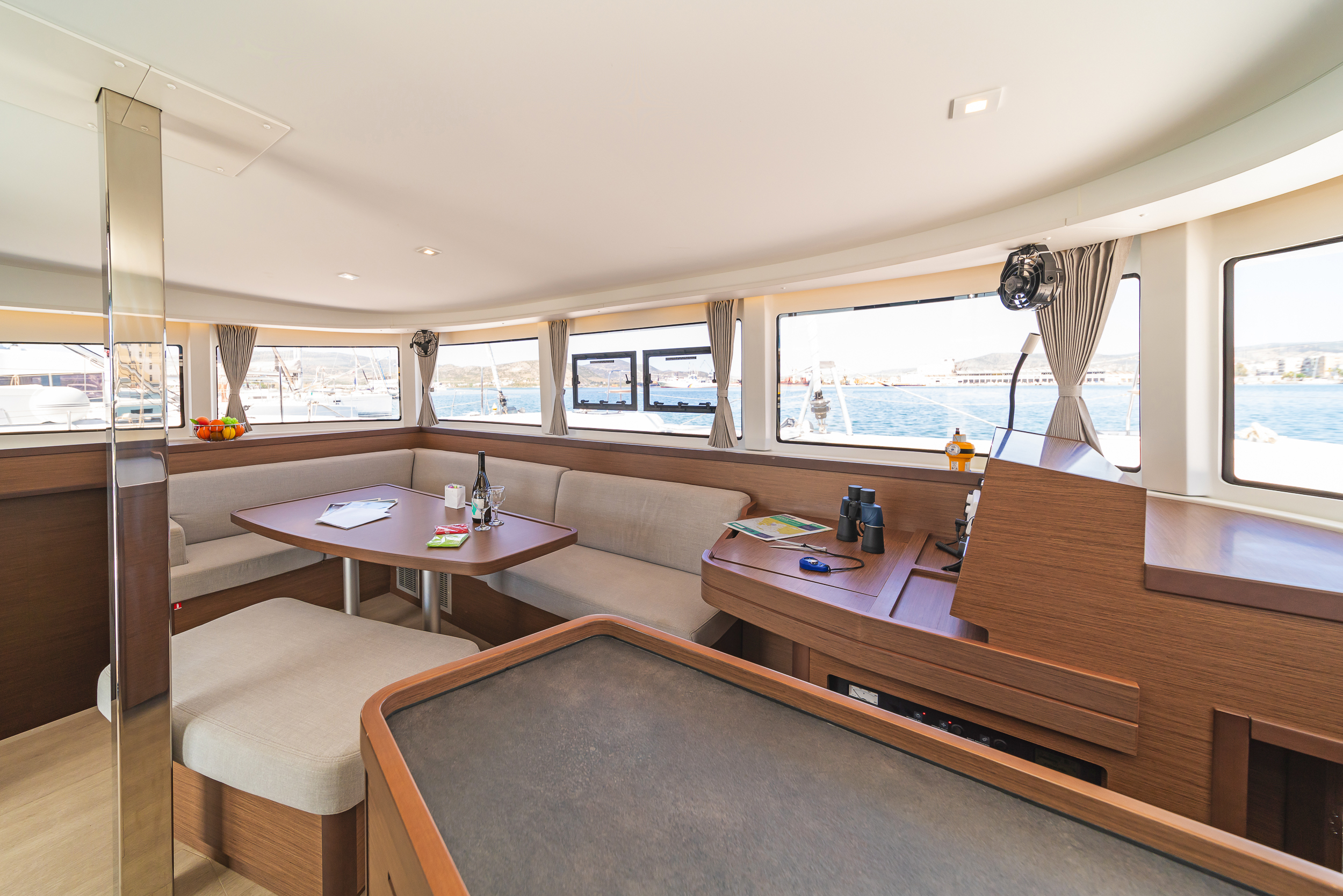 Photo #5 - Lagoon 42 - 4 + 2 cab. (White Pearl) in Volos - 34534