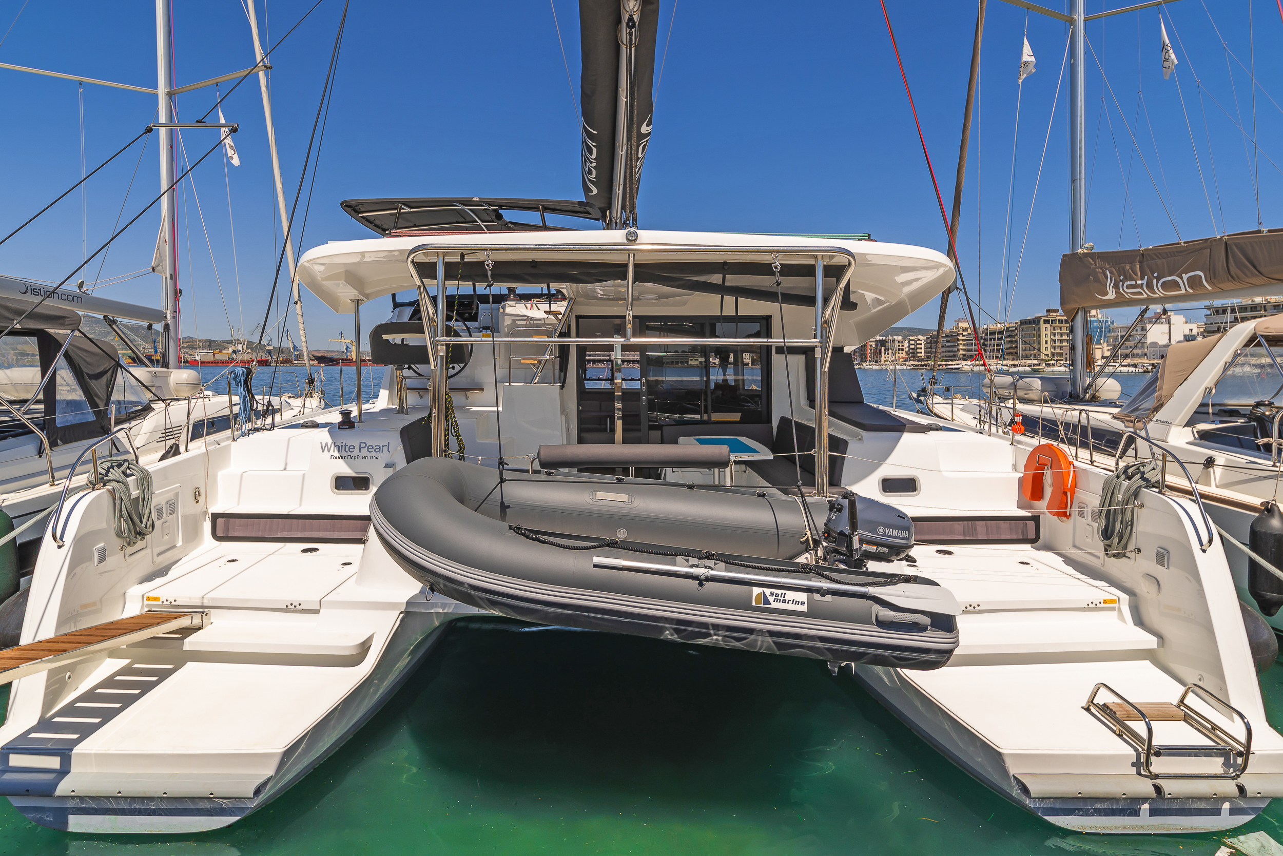 Photo #11 - Lagoon 42 - 4 + 2 cab. (White Pearl) in Volos - 34534
