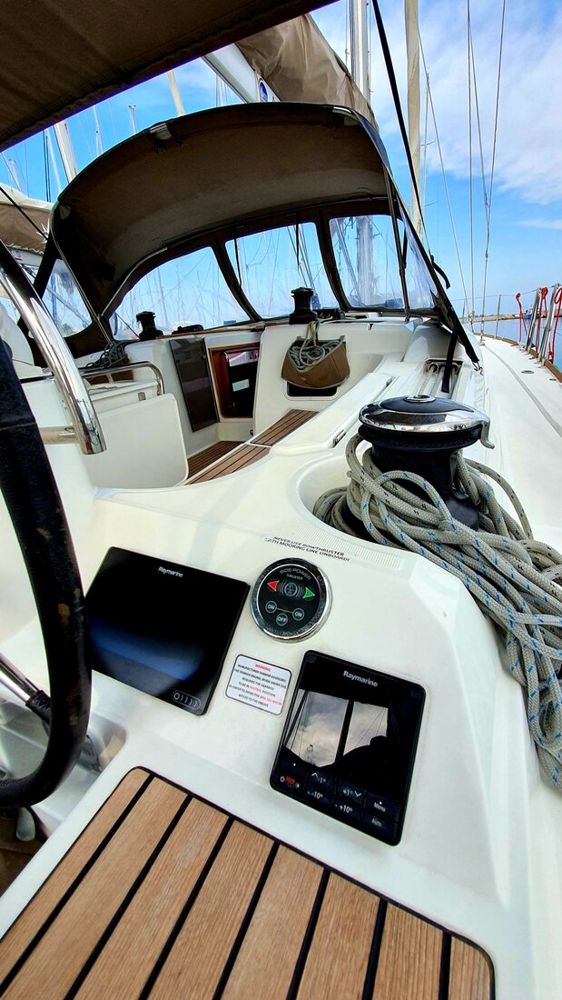 Photo #4 - Sun Odyssey 479 - 4 cab. (Jack) in Athens - 34536
