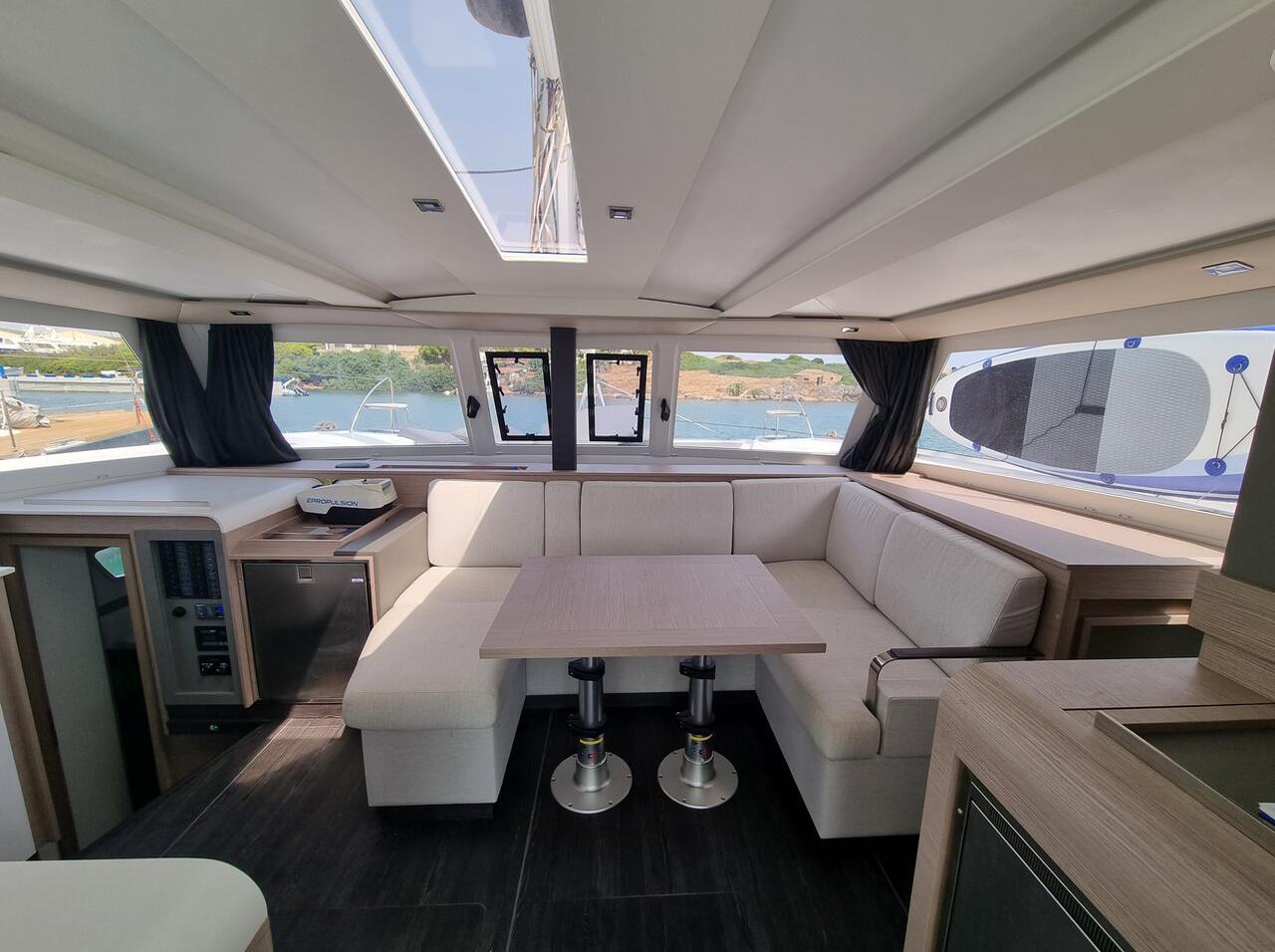 Photo #5 - Fountaine Pajot Isla 40 - 4 cab. (Joy) en Lavrion - 34542