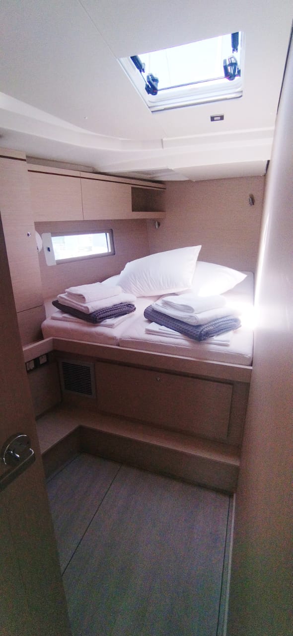 Photo #9 - Oceanis 51.1 - 5 + 1 cab. (Escape) in Athens - 34547