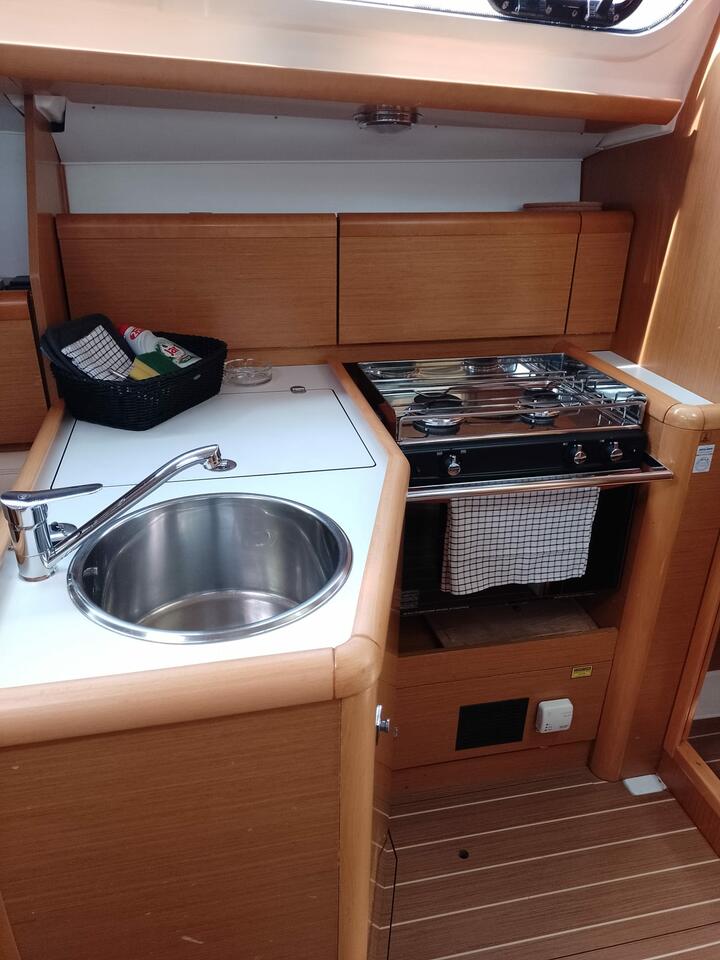 Photo #7 - Sun Odyssey 33i (Min elli) in Skradin - 34549