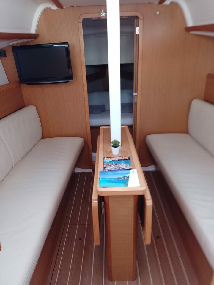 Photo #8 - Sun Odyssey 33i (Min elli) in Skradin - 34549