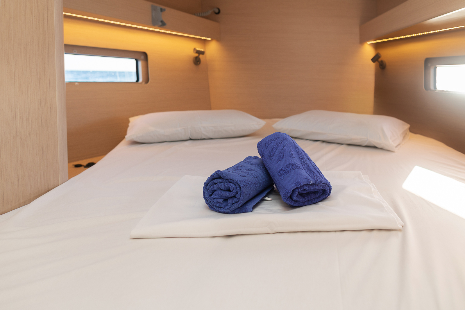 Photo #11 - Oceanis 40.1 (Kos 40.9) in Atene - 34646