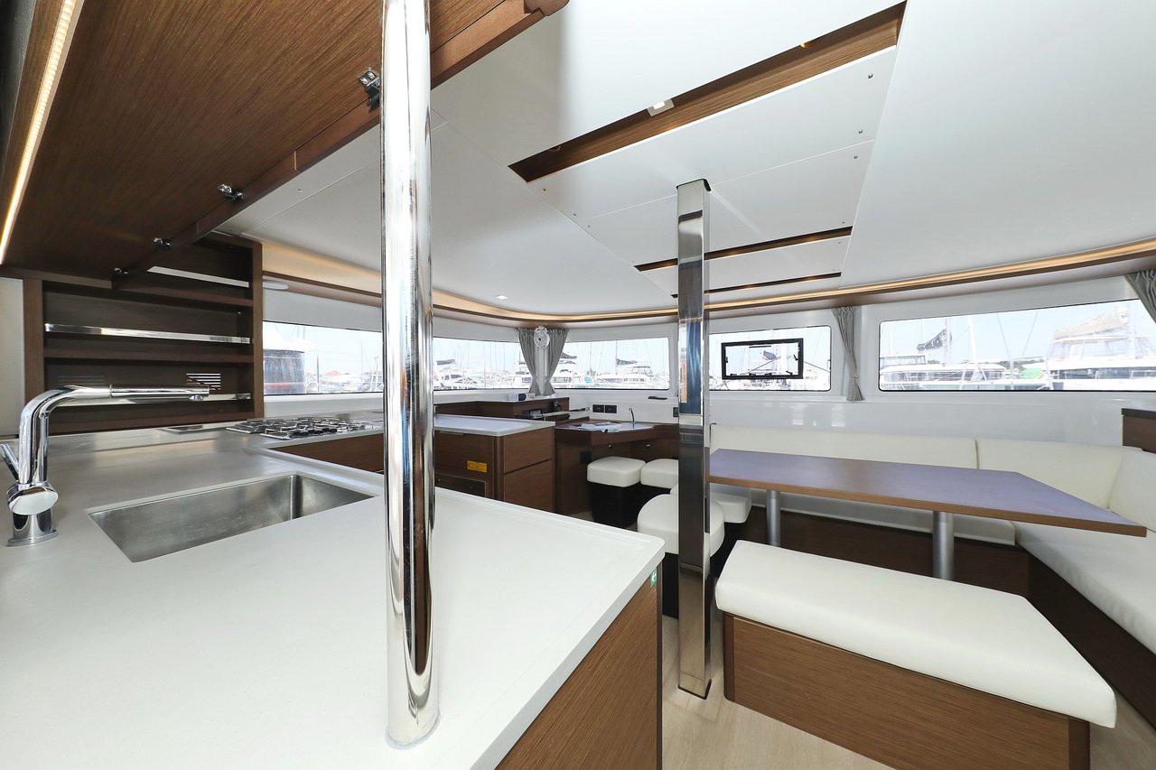 Photo #11 - Lagoon 46 - 4 + 2 cab. (White Pearl) en Sukosan - 34648