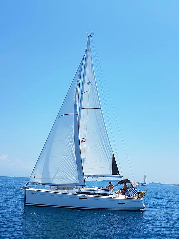 Photo #4 - Sun Odyssey 389 (Agios Georgios) in Corfù - 34681
