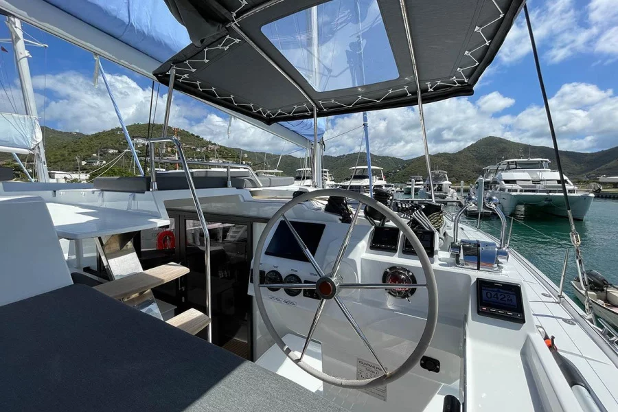 Fountaine Pajot - Tanna 47 - 5 + 1 cab. (Knotty Cat (Forever Young))  - 11