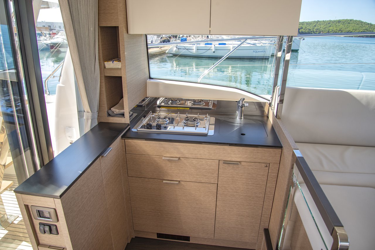 Photo #10 - Prestige 420 Fly (NN) en Medulin - 34710