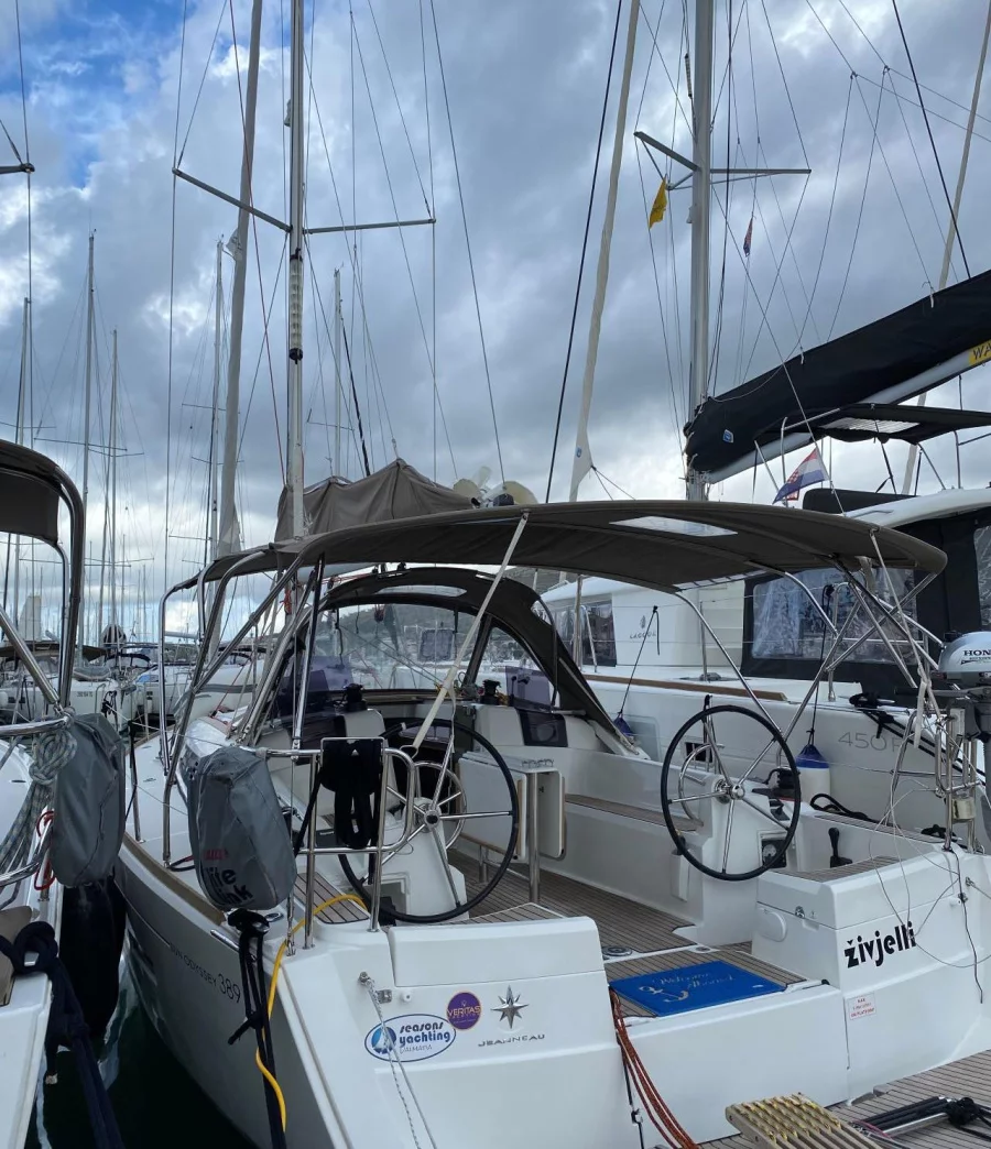 Sun Odyssey 389 (živjelli)  - 2