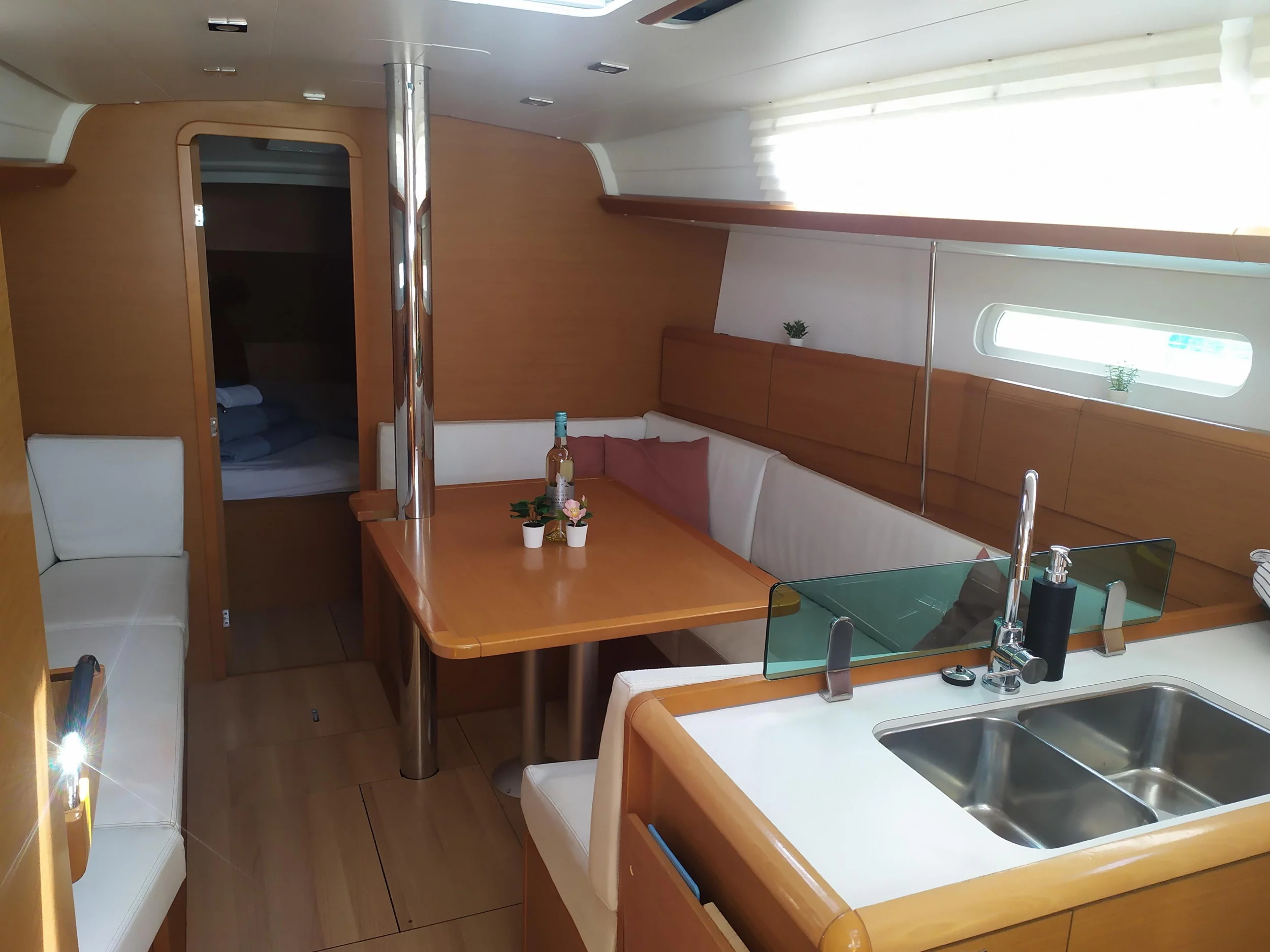 Sun Odyssey 389 (Tequila Sunrise)  - 5