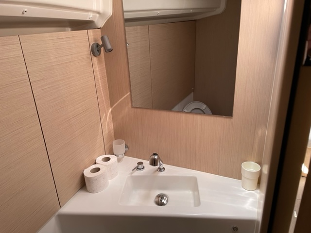 Photo #32 - Oceanis 40.1 (Enjoy) in Trogir - 34720