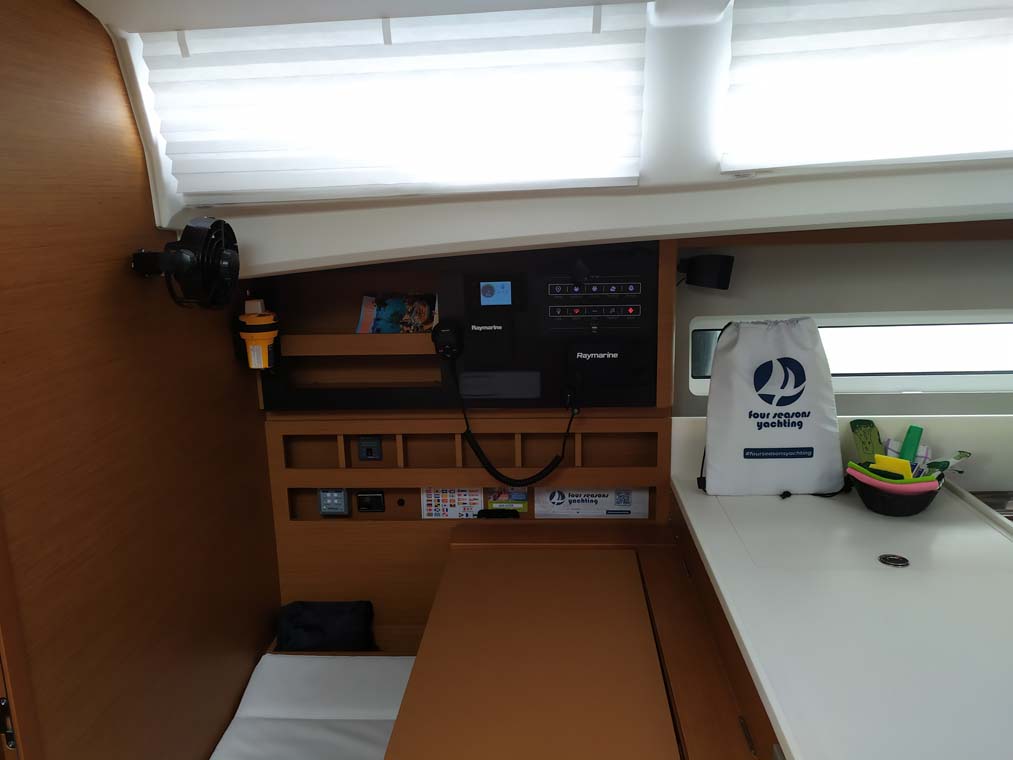 Photo #11 - Sun Odyssey 440 (Uccelli) in Trogir - 34760