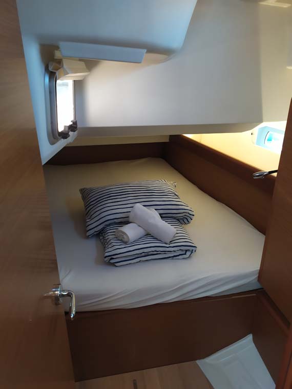 Photo #13 - Sun Odyssey 419 - 3 cab. (Mango Tango) in Trogir - 34764