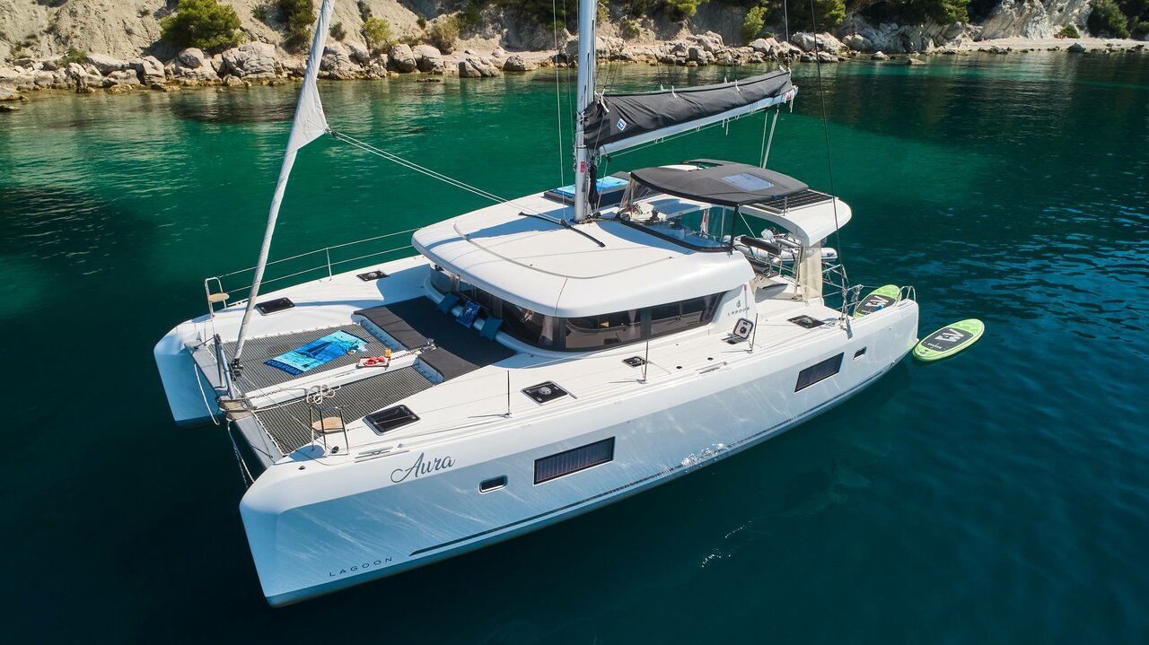 Photo #4 - Lagoon 42 - 3 + 1 cab. (Aura) in Split - 34777