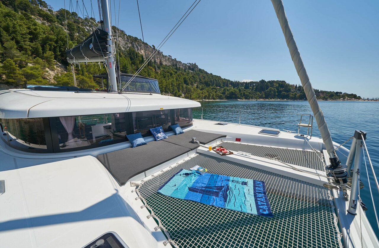 Photo #8 - Lagoon 42 - 3 + 1 cab. (Aura) in Split - 34777