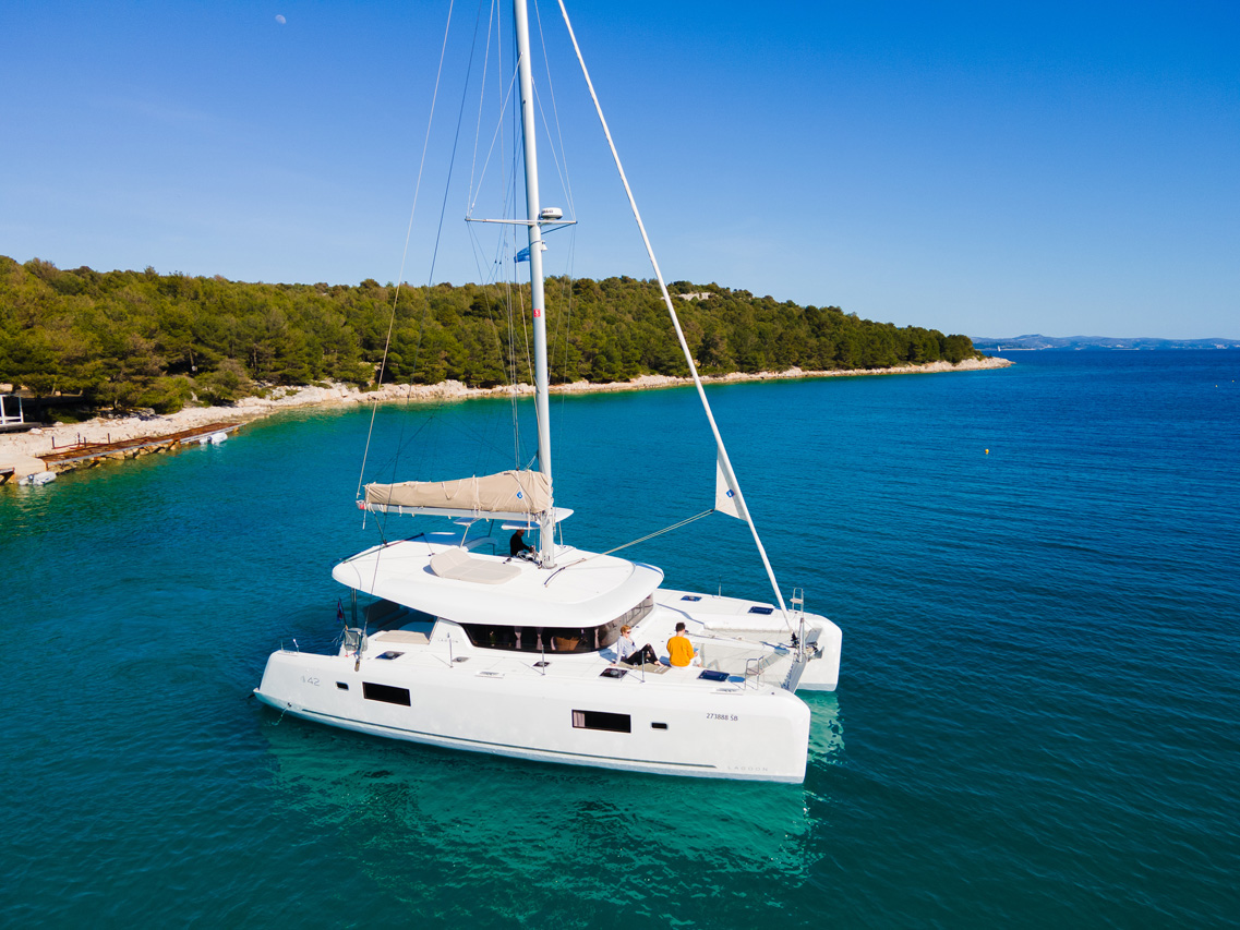 Photo #5 - Lagoon 42 - 3 + 2 cab. (Serenity) in Sibenik - 34792