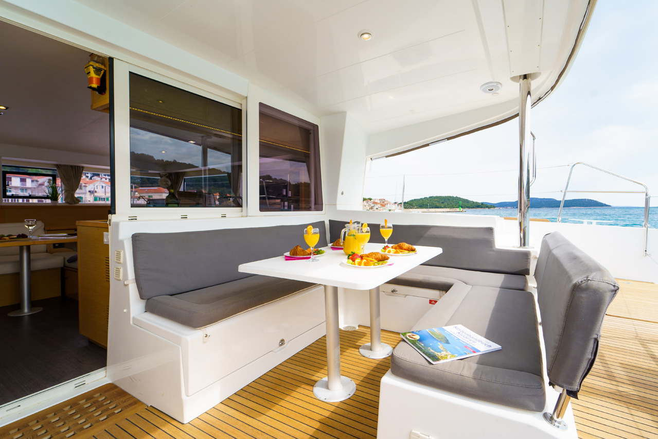 Photo #8 - Lagoon 400 S2 - 4 + 2 cab. (Miss Moneypenny) en Sibenik - 34795