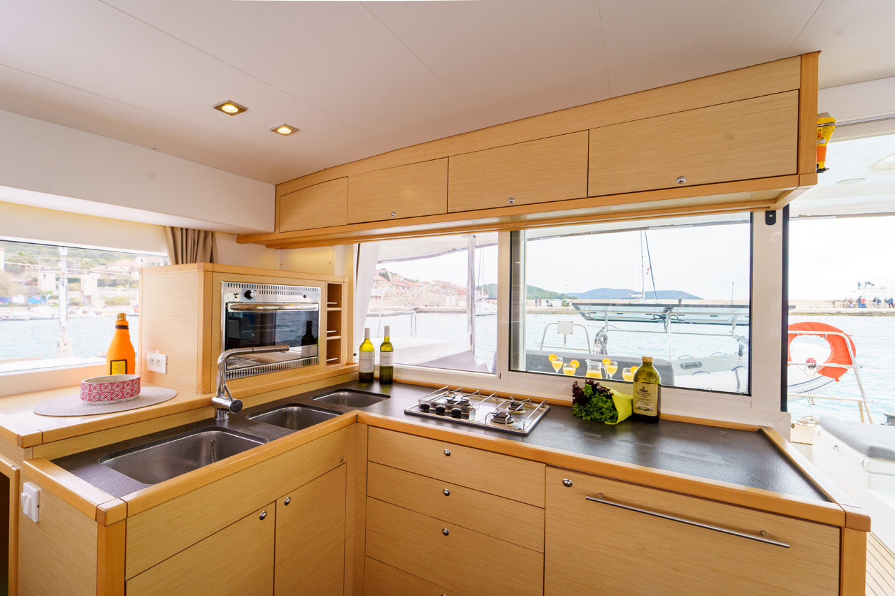 Photo #14 - Lagoon 400 S2 - 4 + 2 cab. (Miss Moneypenny) en Sibenik - 34795