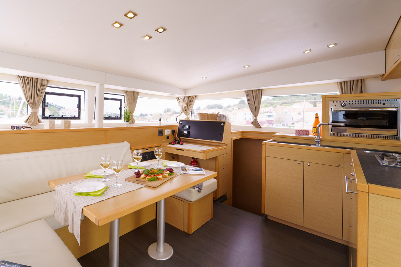 Photo #15 - Lagoon 400 S2 - 4 + 2 cab. (Miss Moneypenny) en Sibenik - 34795