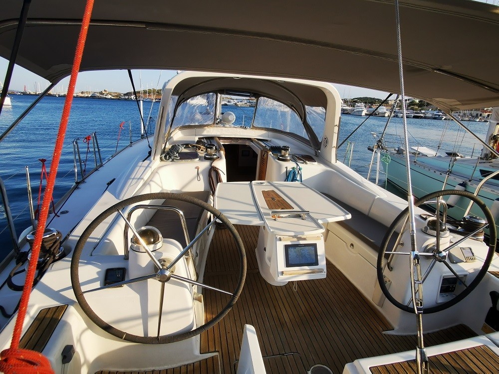 Photo #7 - Oceanis 50 - 5 + 1 cab. (Seladon II) in Lavrion - 34797