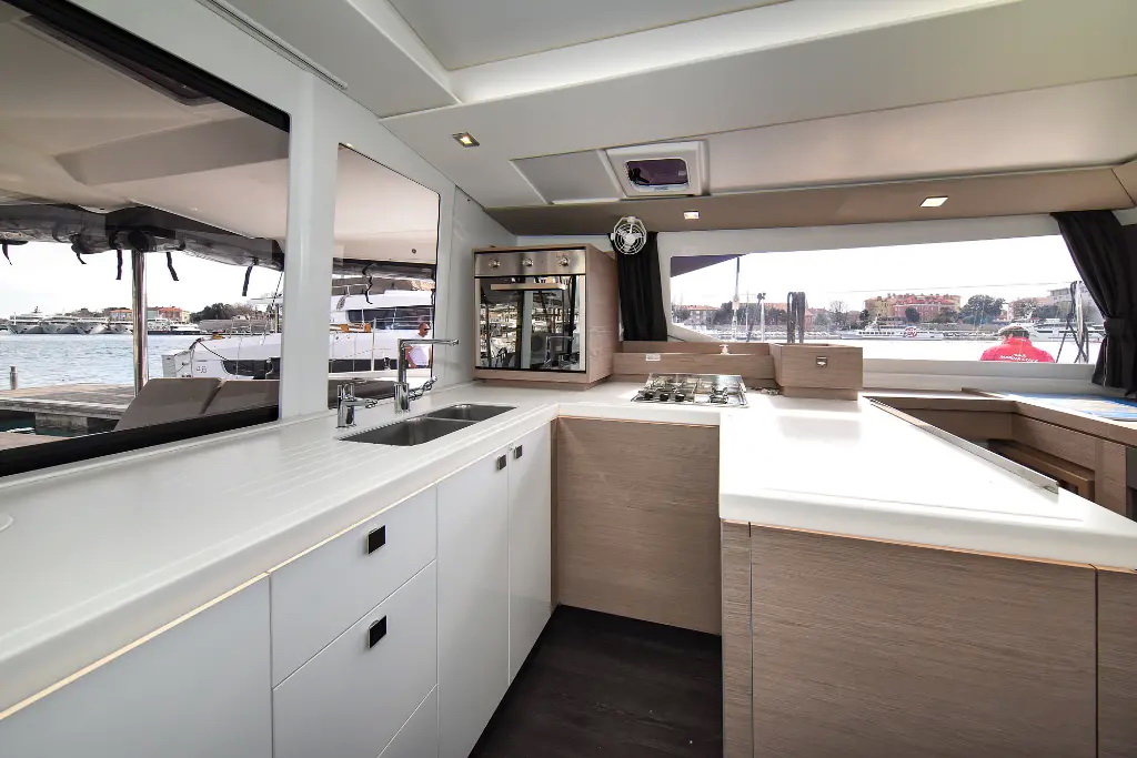 Photo #15 - Fountaine Pajot Astrea 42 - 4 + 2 cab. (PRESTIGE) in Zadar - 34927