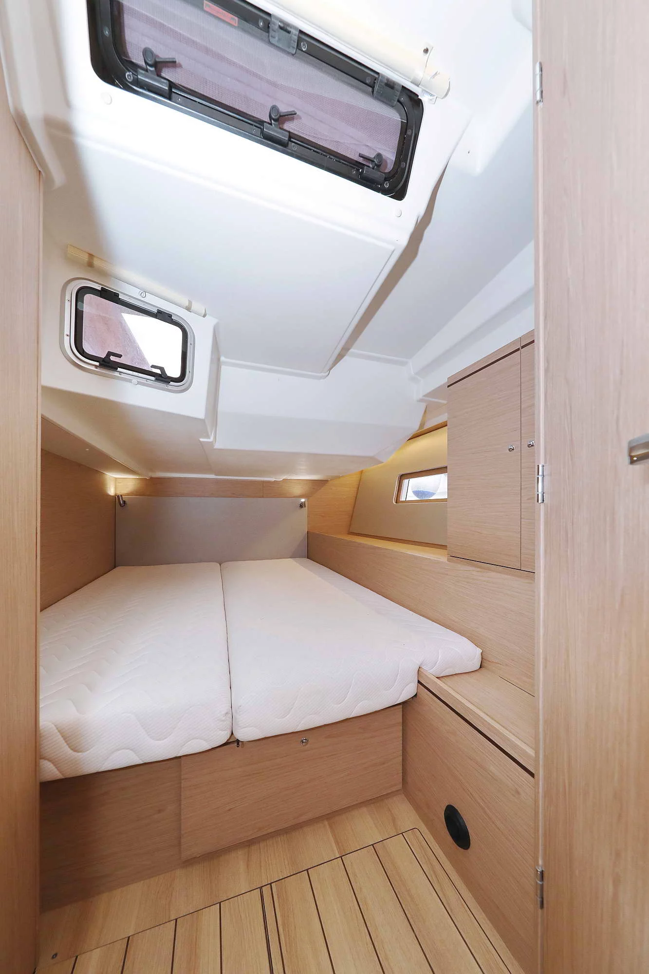 Oceanis 51.1 - 5 + 1 cab. (ECONOMY)  - 22
