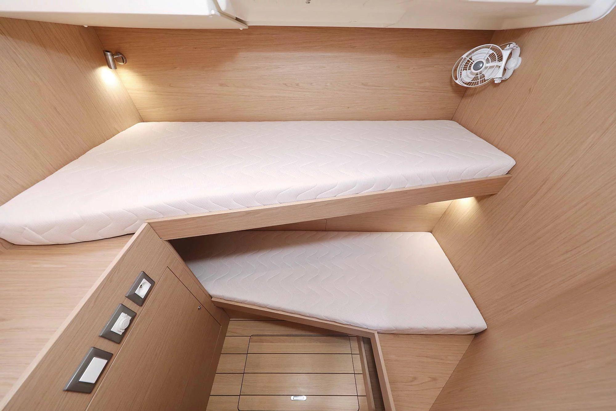 Oceanis 51.1 - 5 + 1 cab. (ECONOMY)  - 25