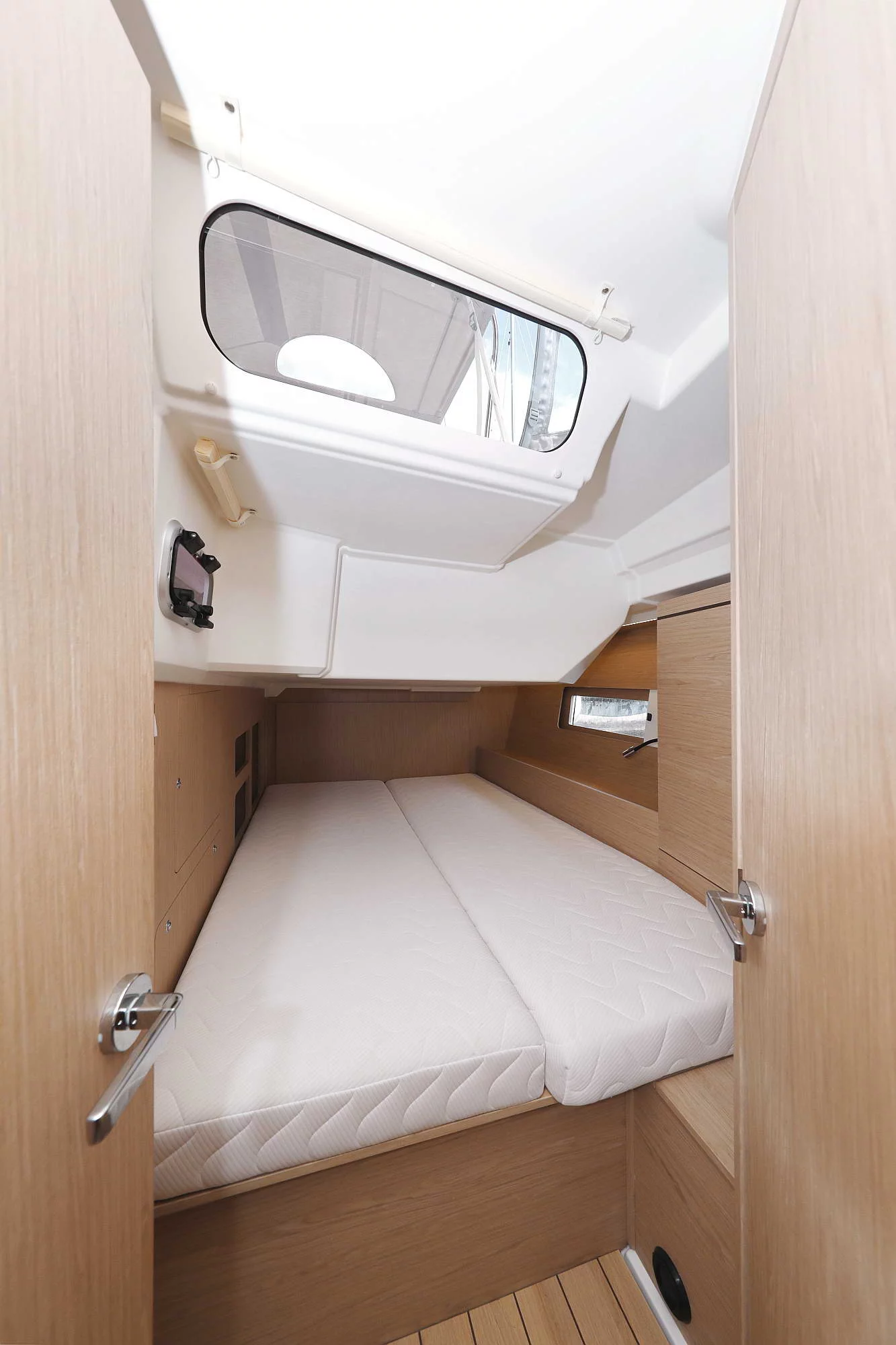 Oceanis 46.1 (ECONOMY)  - 16