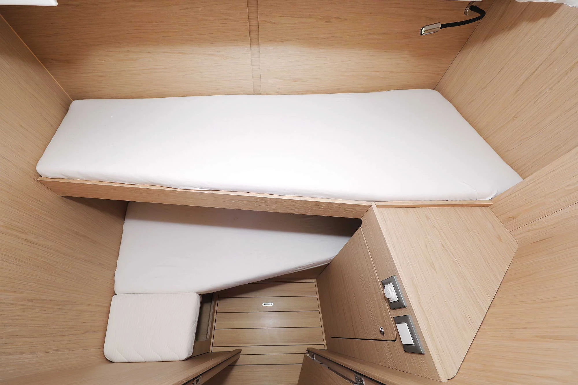 Oceanis 46.1 (ECONOMY)  - 18