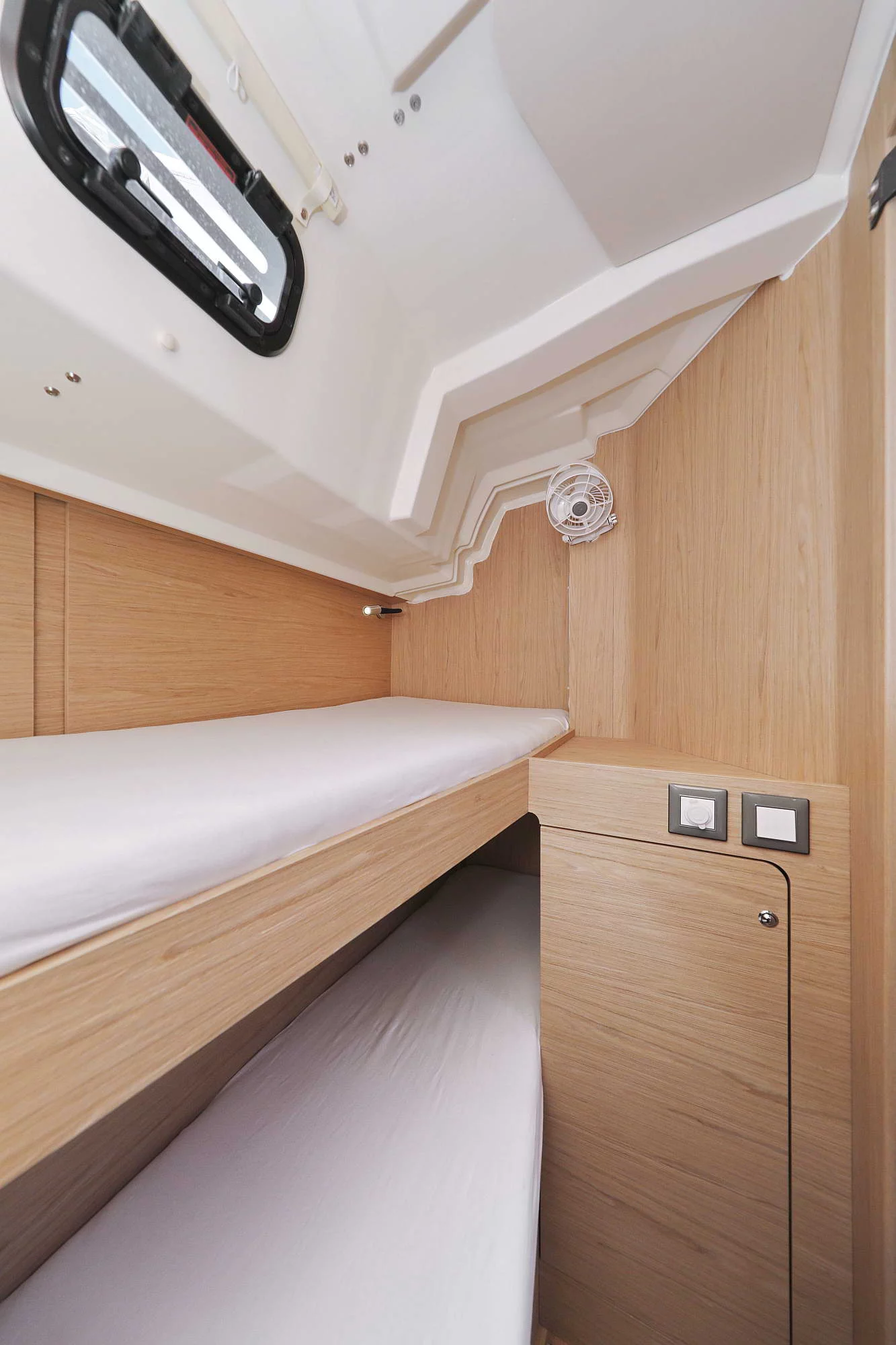 Oceanis 46.1 (ECONOMY)  - 19
