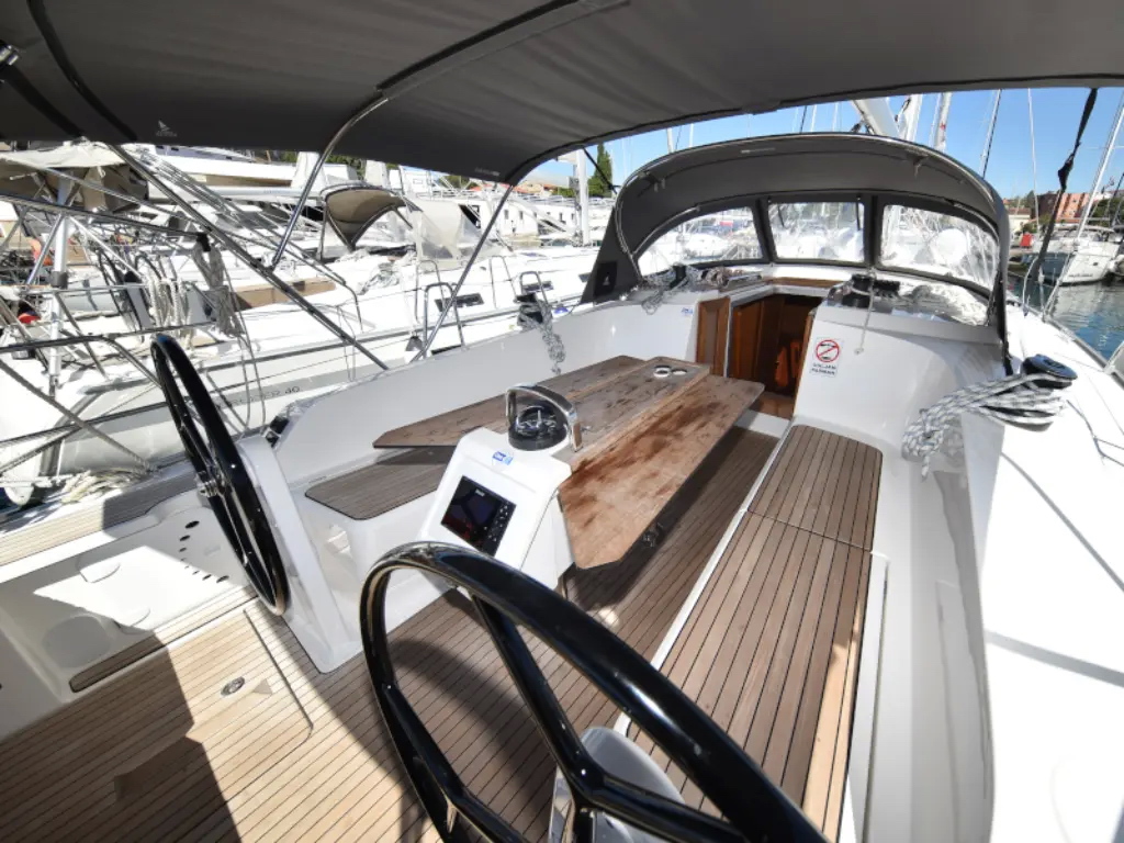 Photo #8 - Bavaria Cruiser 41 - 3 cab. (CLASS) in Zadar - 34937