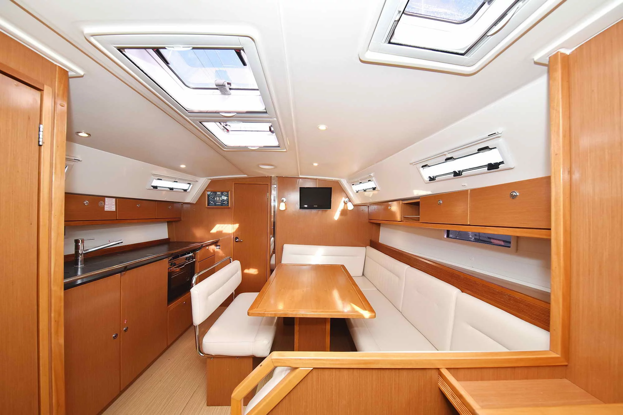 Bavaria Cruiser 40 (ECONOMY)  - 10