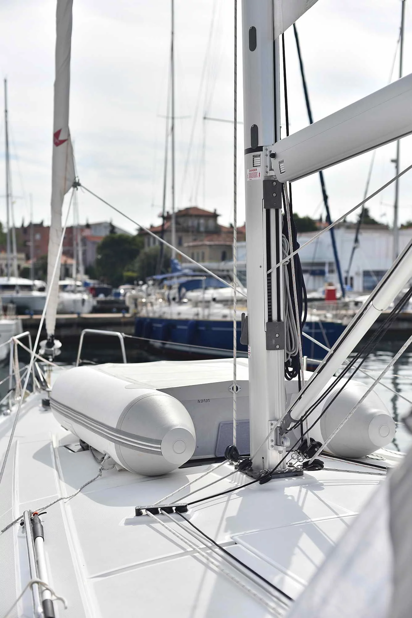 Oceanis 41.1 (ECONOMY)  - 9
