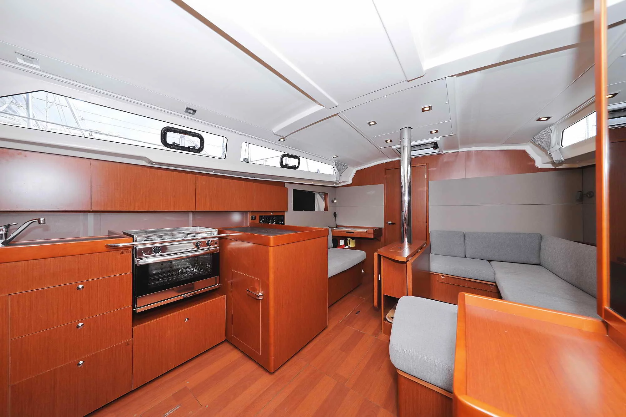 Oceanis 41.1 (ECONOMY)  - 12