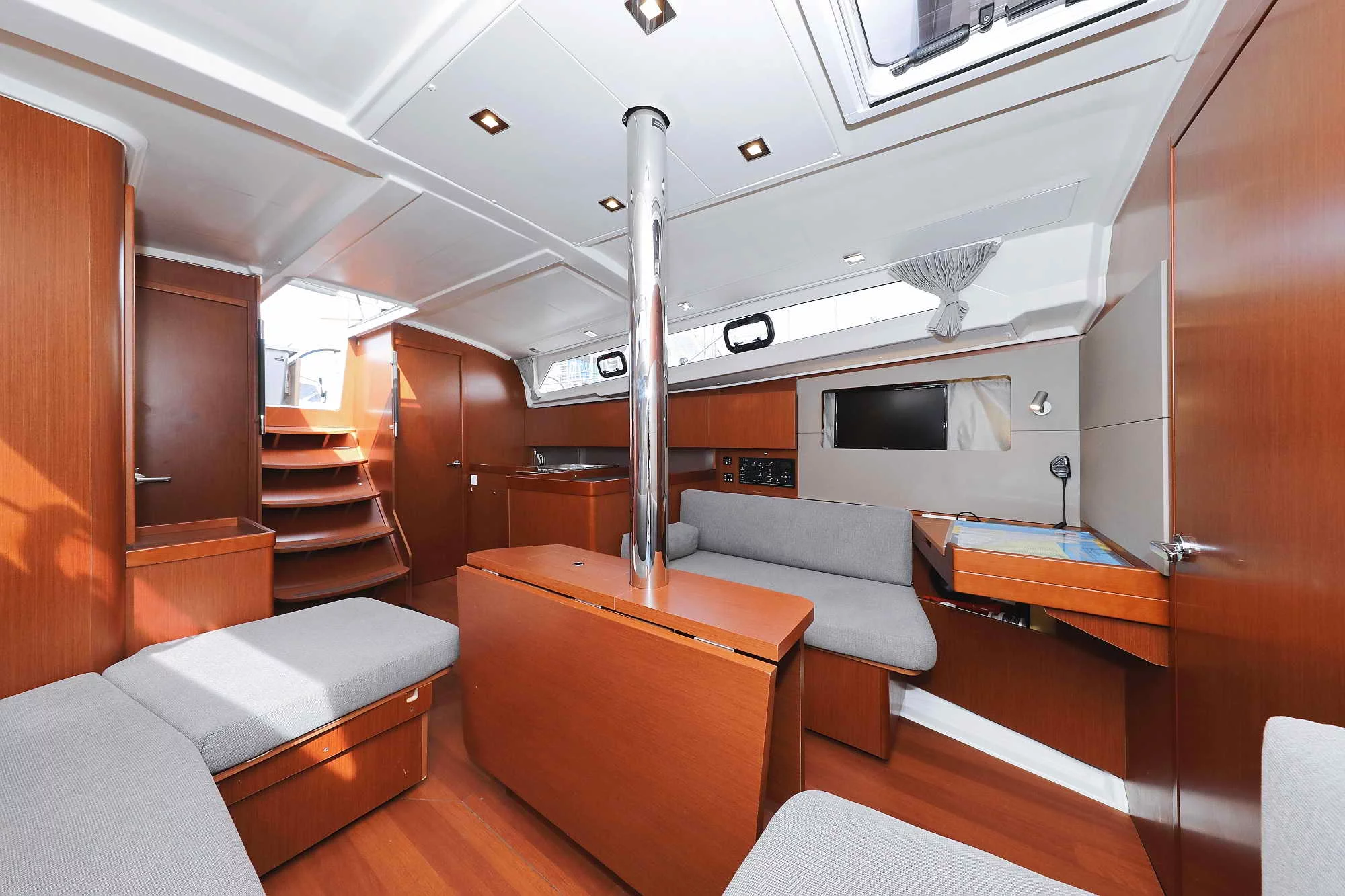 Oceanis 41.1 (ECONOMY)  - 14