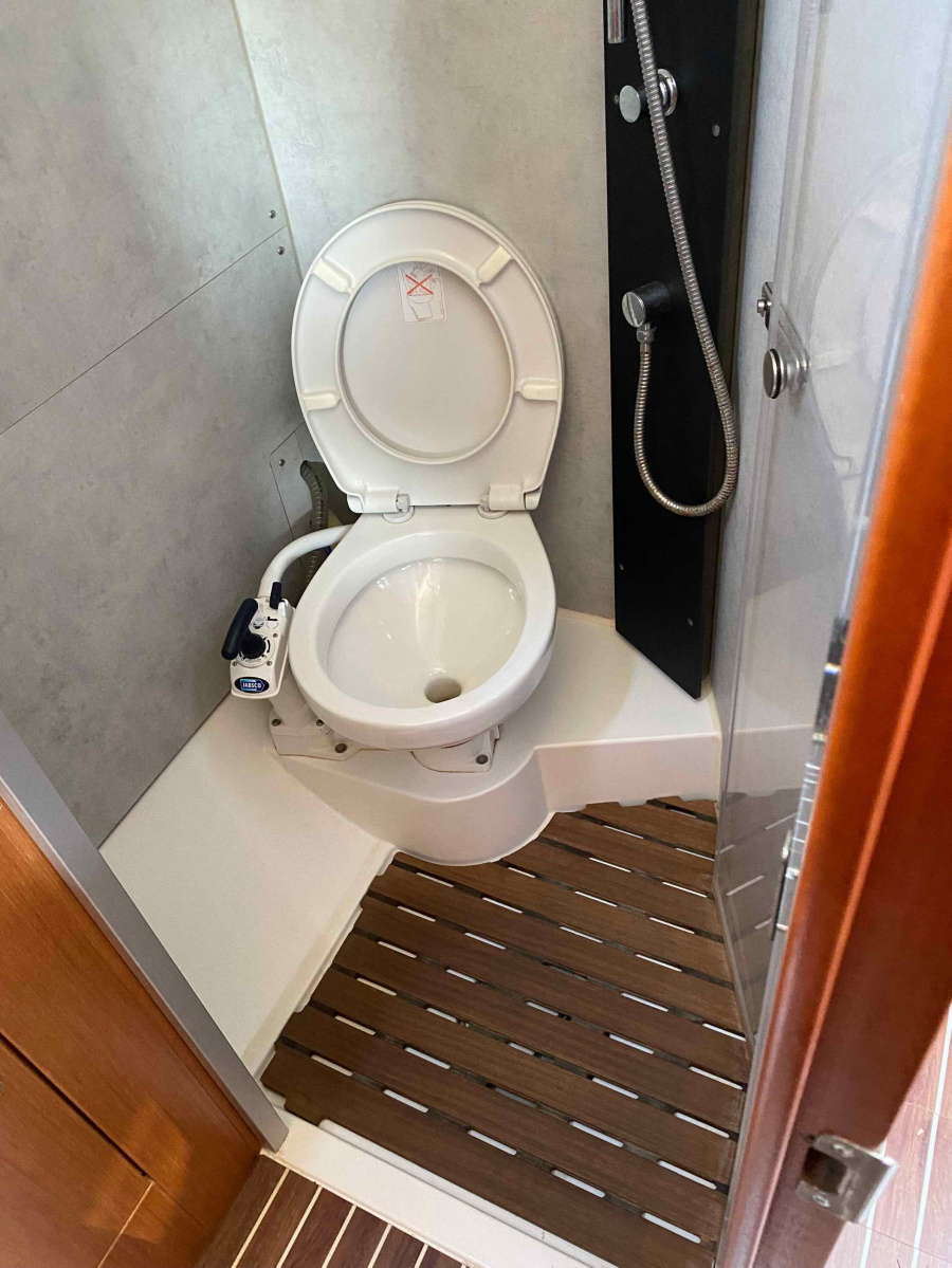 Photo #7 - Bavaria C42 (PRESTIGE) in Volos - 34987