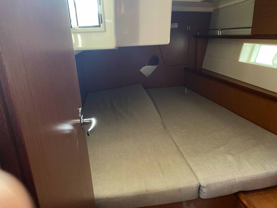 Photo #7 - Bavaria C45 Holiday - 5 cab. (CLASS) in Skiathos - 34990