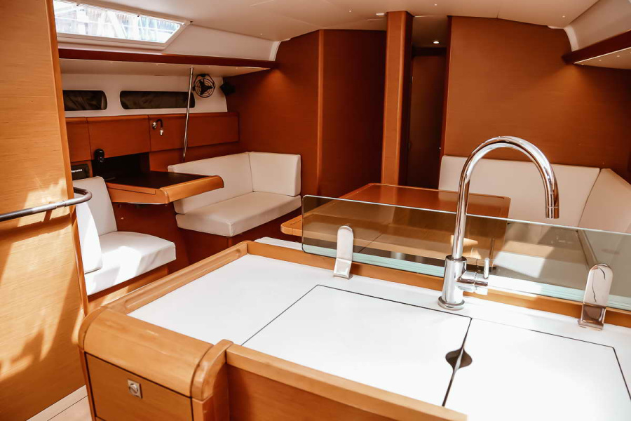 Photo #7 - Sun Odyssey 449 (ECONOMY) in Punta Ala - 35020